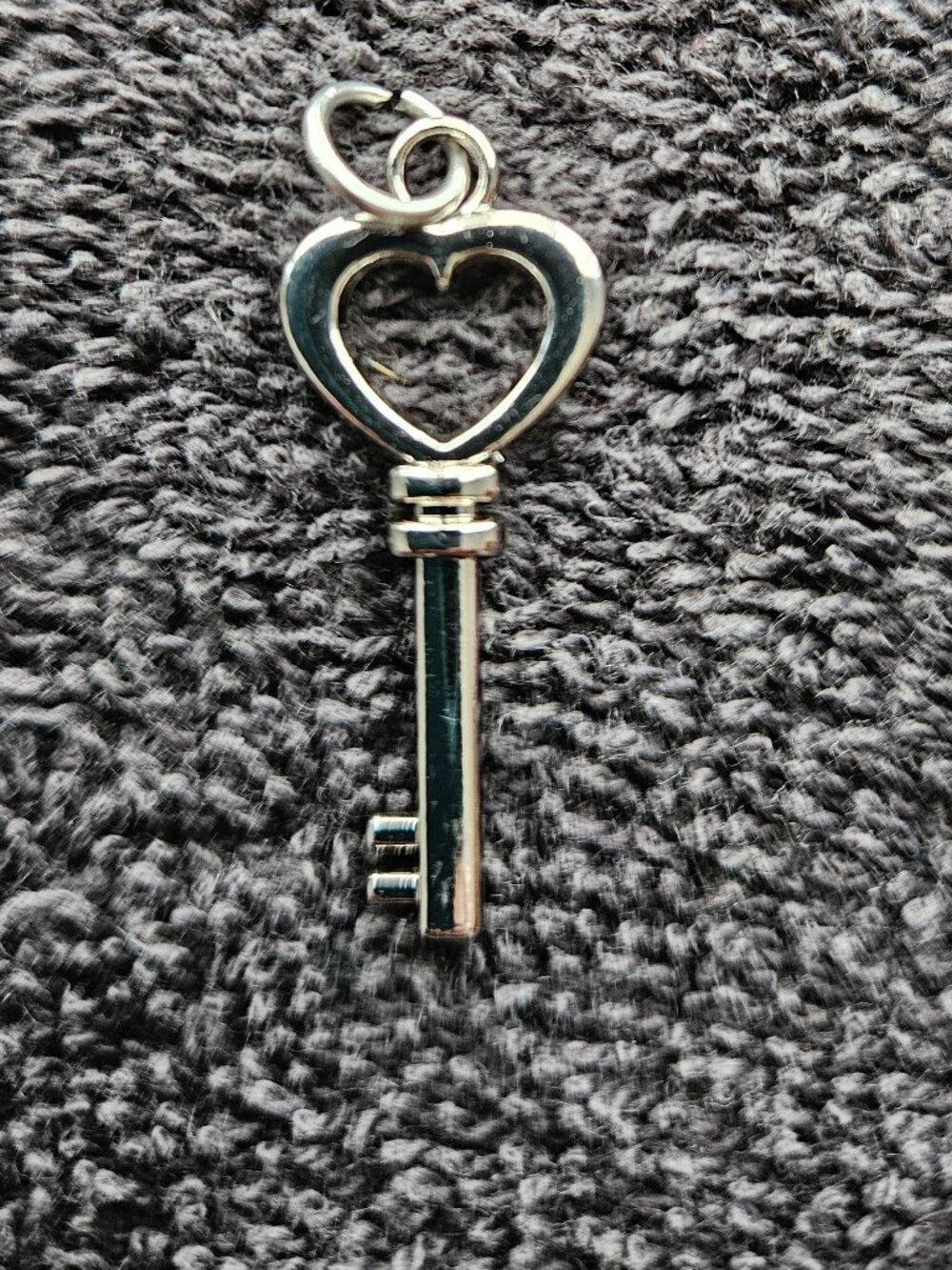Single Silver Key Charm - Picture 2 of 3